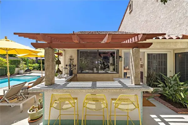 25962 Ernestine CT, Laguna Hills, CA 92653