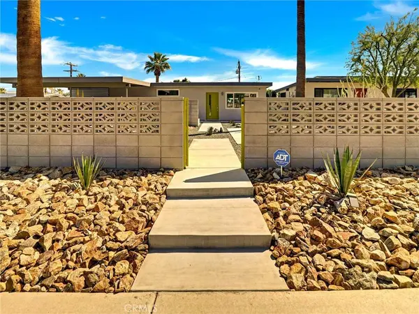 2020 Lawrence ST, Palm Springs, CA 92264