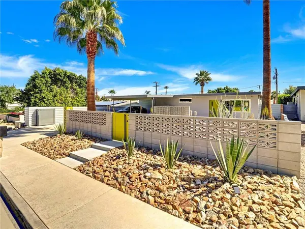 2020 Lawrence ST, Palm Springs, CA 92264