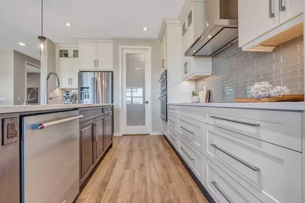 190 Ranch RD, Okotoks, AB T1S 0P3