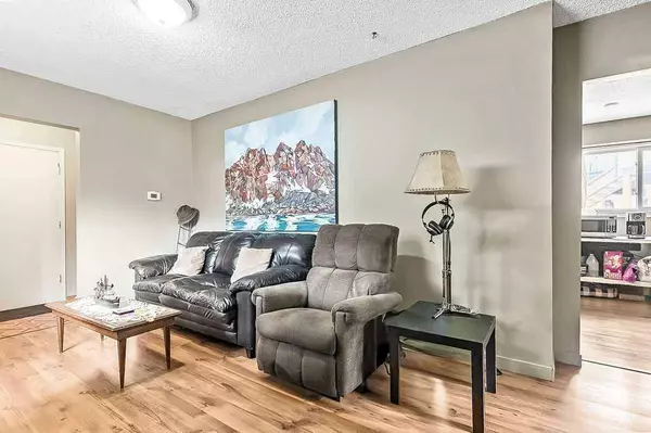 4908 22 AVE NW, Calgary, AB T3B 0Y7