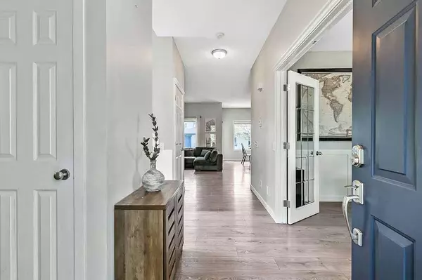 1069 Prestwick CIR SE, Calgary, AB T2Z 3H2