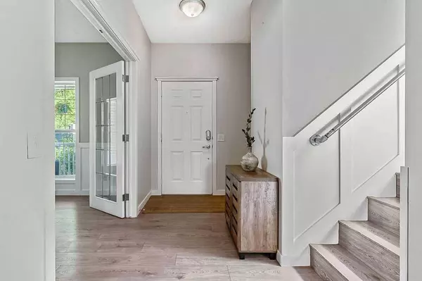 1069 Prestwick CIR SE, Calgary, AB T2Z 3H2