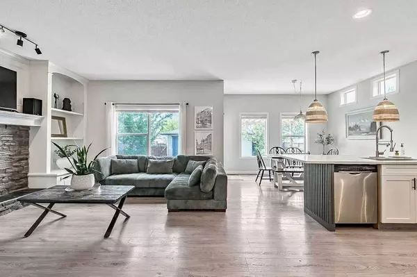 1069 Prestwick CIR SE, Calgary, AB T2Z 3H2