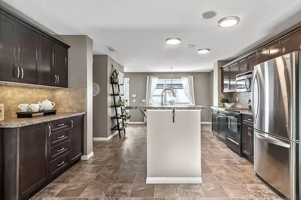 91 Cimarron Grove Close, Okotoks, AB T1S0H5