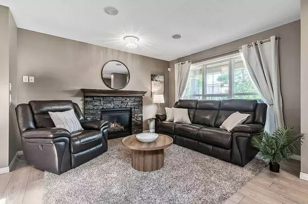 91 Cimarron Grove Close, Okotoks, AB T1S0H5