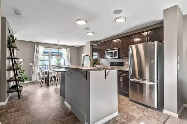 91 Cimarron Grove Close, Okotoks, AB T1S0H5