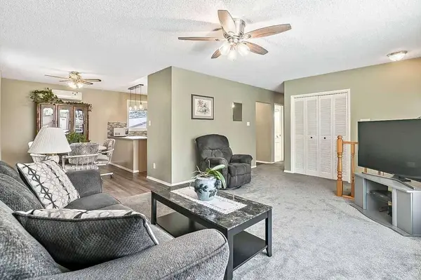 312 Foritana RD SE, Calgary, AB T2A2B6