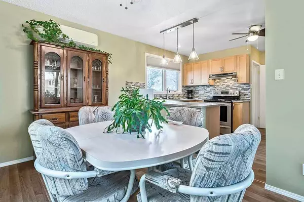 312 Foritana RD SE, Calgary, AB T2A2B6