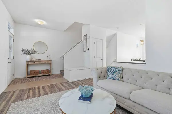 189 Mahogany DR, Calgary, AB t3m2k6