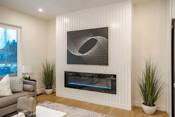 451 Arlington DR SE, Calgary, AB T2H 1S4