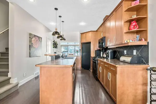 6 Scarpe DR SW #14, Calgary, AB T2T 6P2