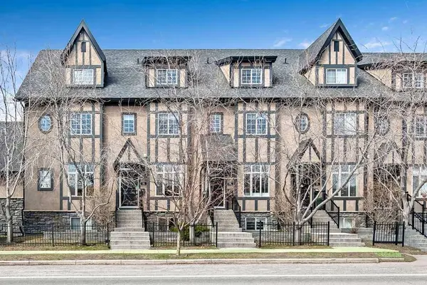 6 Scarpe DR SW #14, Calgary, AB T2T 6P2