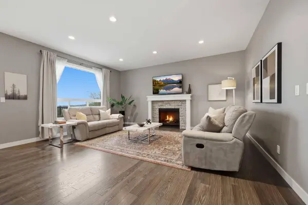 64 Panton HTS NW, Calgary, AB T3K 0W3