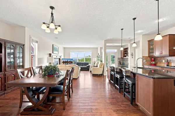 14 Ridge View PL, Cochrane, AB T4C0P9