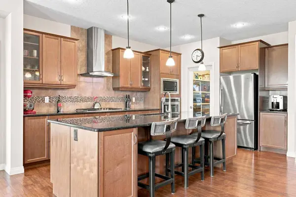 14 Ridge View PL, Cochrane, AB T4C0P9