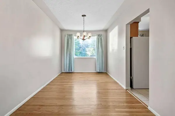 1015 Mackid RD NE, Calgary, AB T2E 6A8