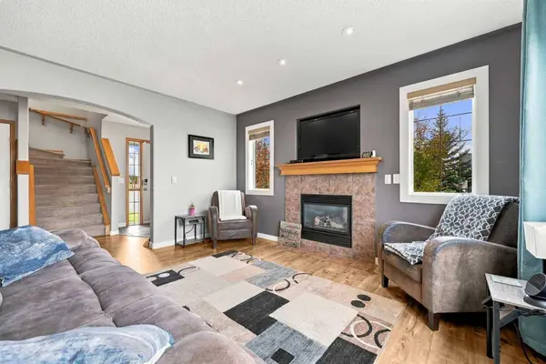 2 Cimarron Grove, Okotoks, AB T1S 2H3