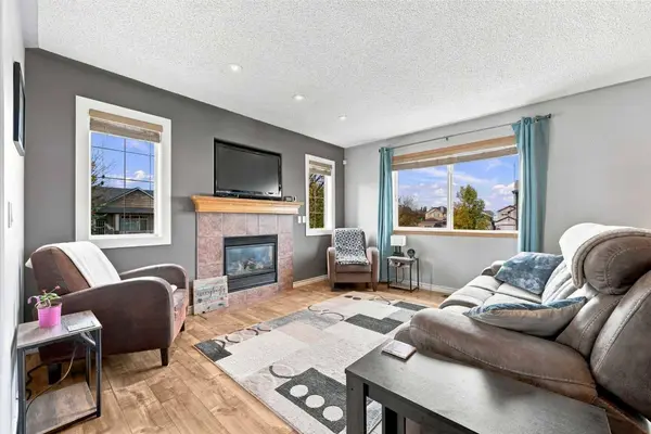 2 Cimarron Grove, Okotoks, AB T1S 2H3