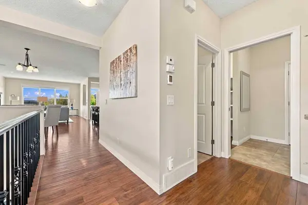 14 Ridge View PL, Cochrane, AB T4C0P9