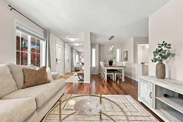 124 Inverness Rise SE, Calgary, AB T2Z 2X1