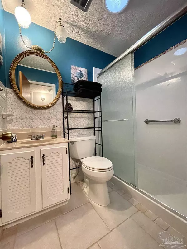 2995 Newton Dr, Pensacola, FL 32503