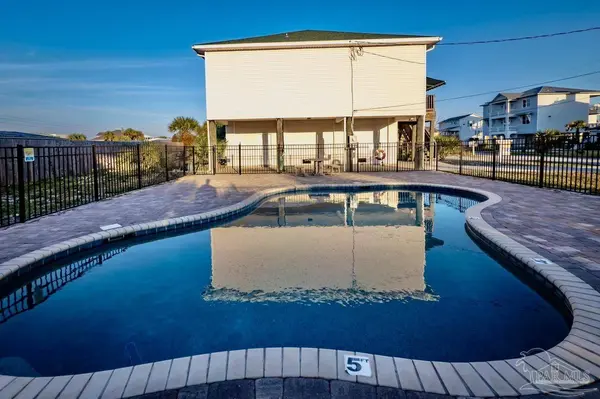 709 Maldonado Dr, Pensacola Beach, FL 32561