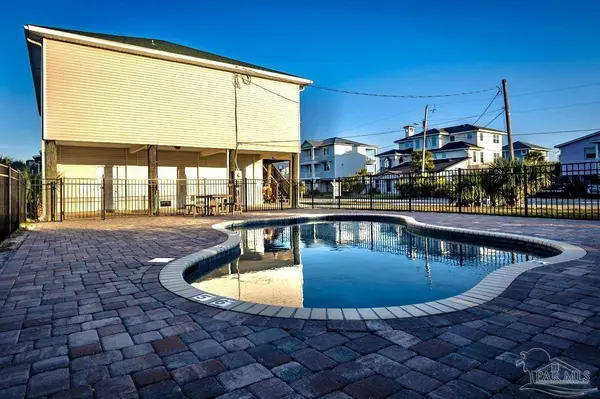 709 Maldonado Dr, Pensacola Beach, FL 32561