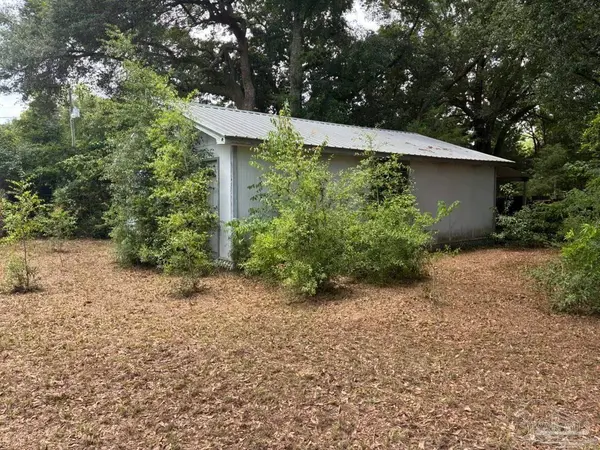 5117 W Spencer Field Rd, Pace, FL 32571