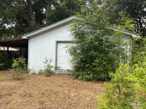 5117 W Spencer Field Rd, Pace, FL 32571