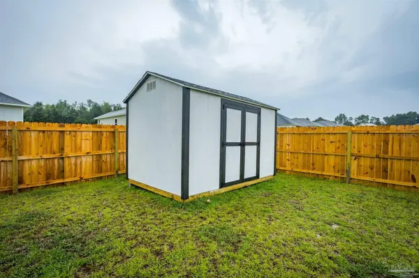 5614 Thatcher Rd, Crestview, FL 32539