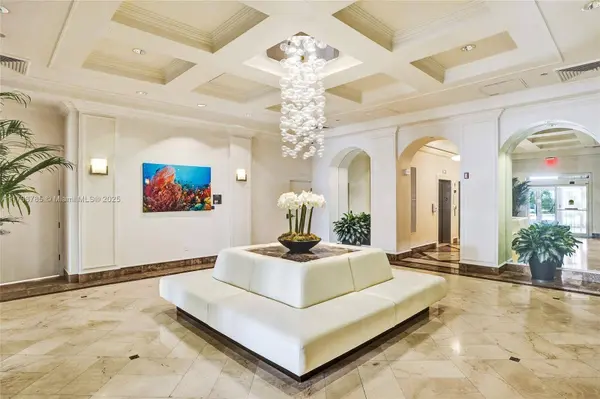 7330 Ocean Ter #8-C, Miami Beach, FL 33141