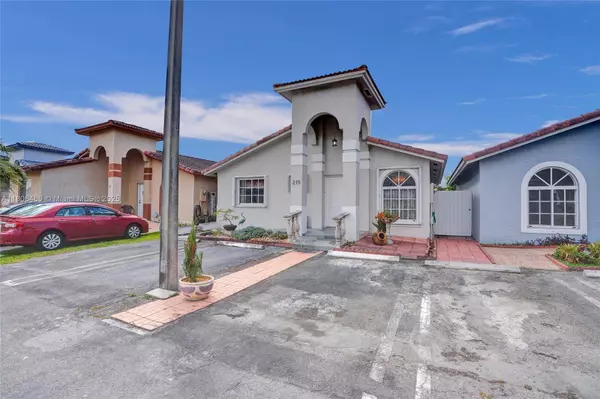 7001 W 35th Ave #215, Hialeah, FL 33018