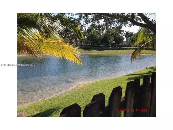 8495 SW 165th Pl, Miami, FL 33193