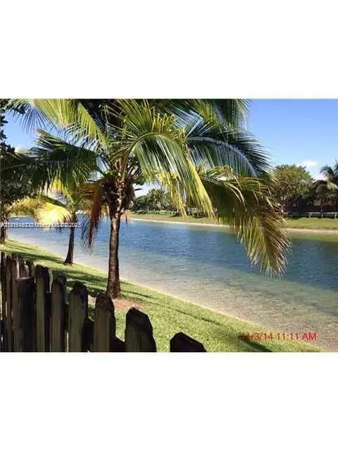 8495 SW 165th Pl, Miami, FL 33193