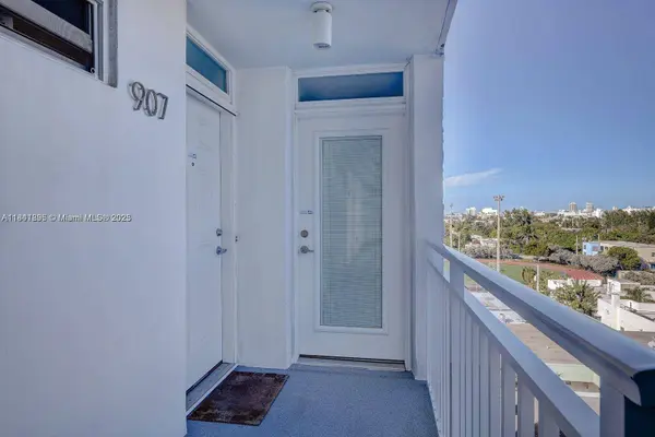 1045 10th St #907, Miami Beach, FL 33139
