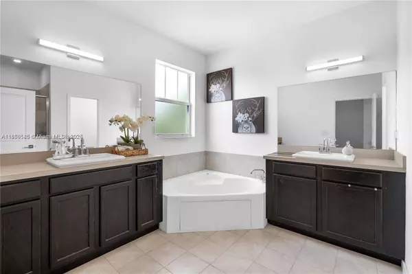 11732 SW 243rd St, Homestead, FL 33032