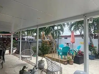 6520 W 8th Ln, Hialeah, FL 33012