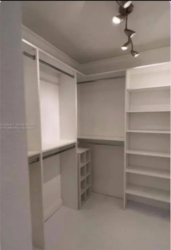 1400 Saint Charles Pl #204, Pembroke Pines, FL 33026