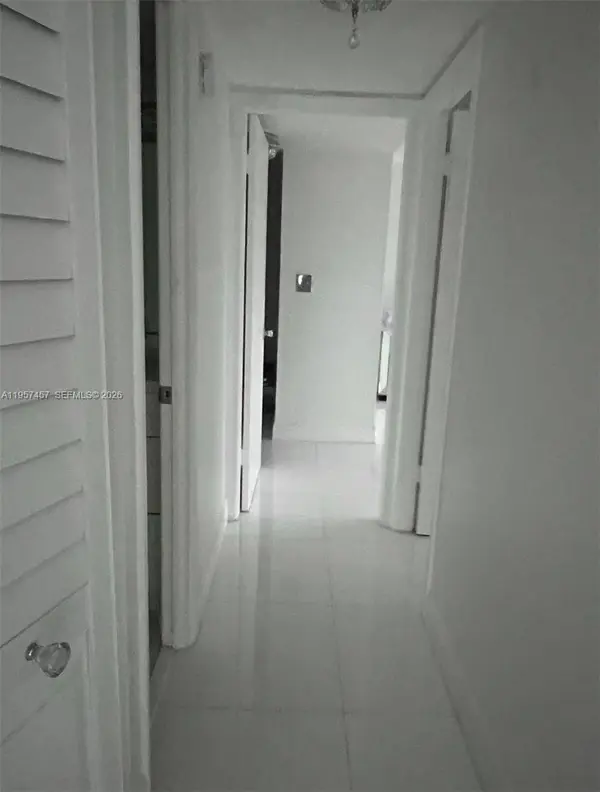 1400 Saint Charles Pl #204, Pembroke Pines, FL 33026