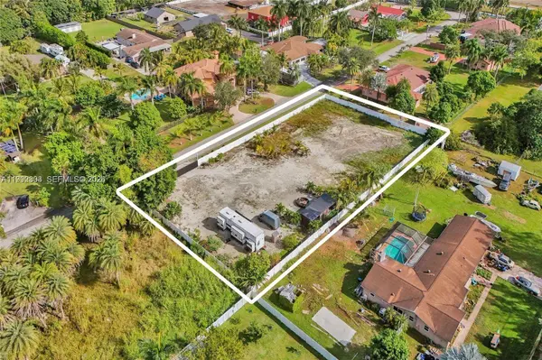 19730 SW 14th St, Pembroke Pines, FL 33029