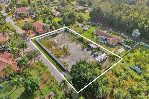 19730 SW 14th St, Pembroke Pines, FL 33029