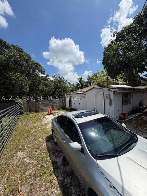 867 NW 109th St, Miami, FL 33168