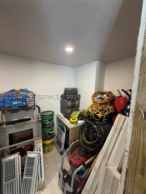 867 NW 109th St, Miami, FL 33168