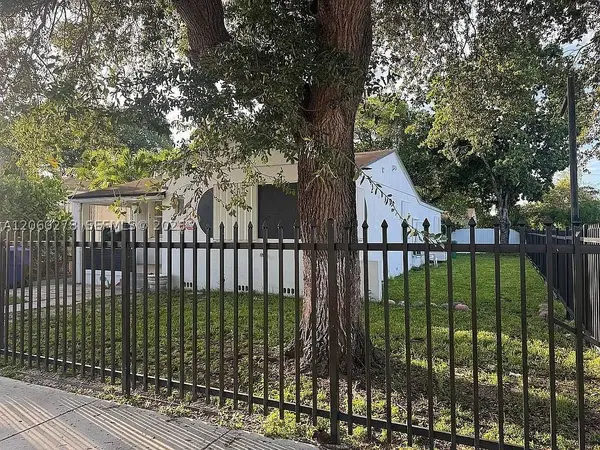 1501 NW 42nd St, Miami, FL 33142