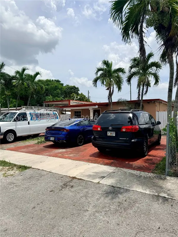 142 E 45th St, Hialeah, FL 33013