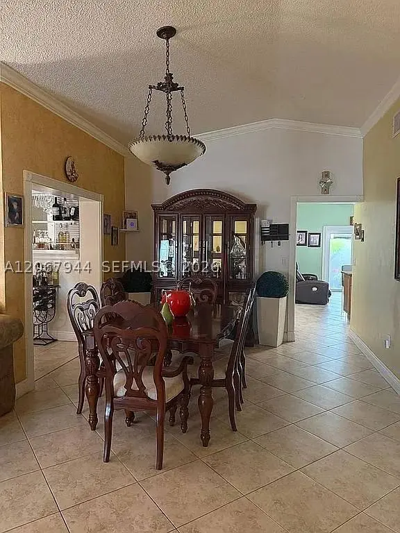 10070 SW 2nd St, Miami, FL 33174