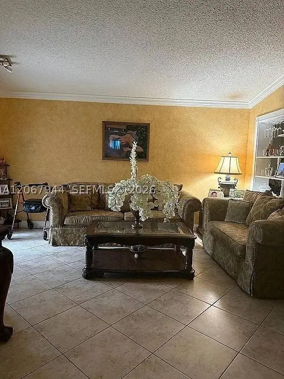 10070 SW 2nd St, Miami, FL 33174