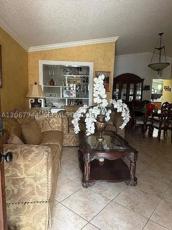 10070 SW 2nd St, Miami, FL 33174