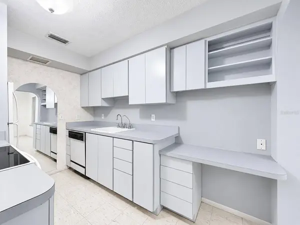 1026 W RAMBLA ST, Tampa, FL 33612